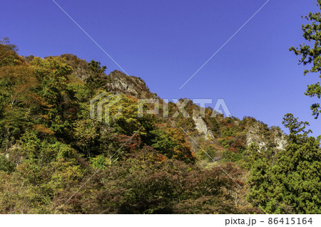 妙義神社の裏の妙義山 群馬県富岡市 妙義神社の裏の妙義山 群馬県富岡市 86415164