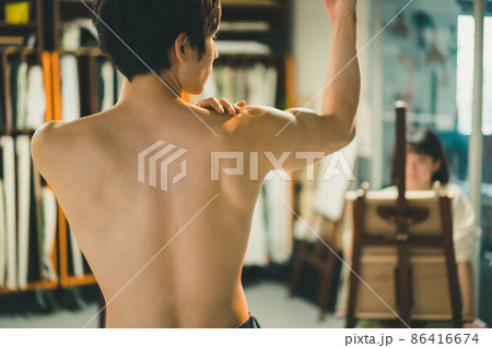 ヌードデッサン男性モデル ヌードデッサン男性モデル 86416674