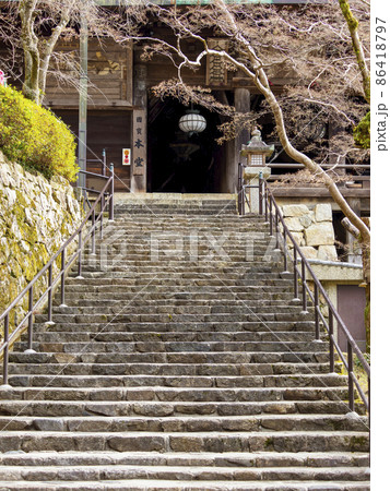 寺院の石段 寺院の石段 86418797