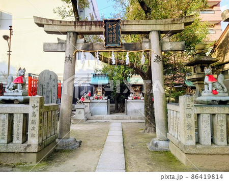 玉造稲荷神社の境内末社・万慶稲荷神社と新山稲荷神社 86419814