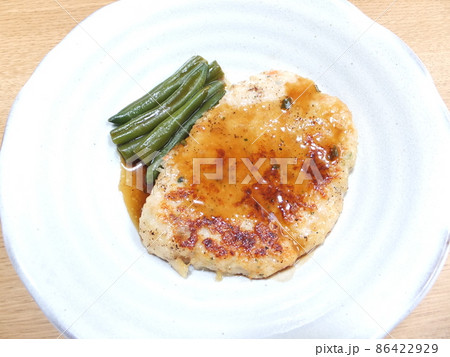 鶏肉の照り焼きハンバーグ 鶏肉の照り焼きハンバーグ 86422929