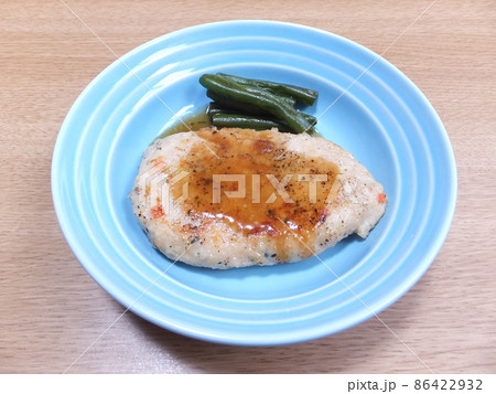 鶏肉の照り焼きハンバーグ 鶏肉の照り焼きハンバーグ 86422932