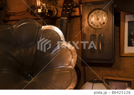 レトロなジャズ喫茶の店内（撮影了承済み） 86425126