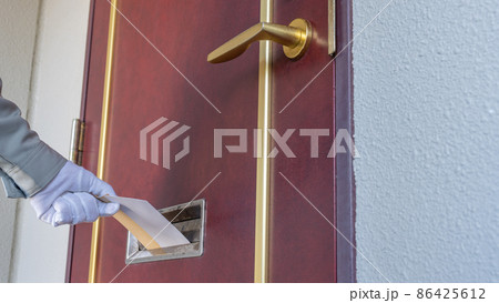 玄関の郵便受けイメージ 86425612