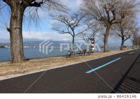 琵琶湖漕艇場付近から見た琵琶湖と湖西の山 琵琶湖漕艇場付近から見た琵琶湖と湖西の山 86426146
