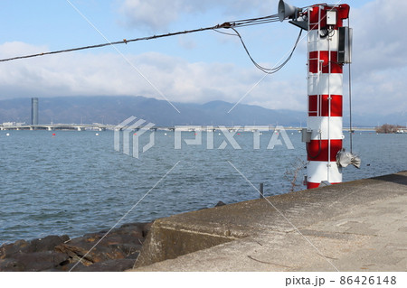 琵琶湖漕艇場付近から見た琵琶湖と湖西の山 琵琶湖漕艇場付近から見た琵琶湖と湖西の山 86426148