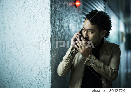 路地裏の髭の人 路地裏の髭の人 86427294