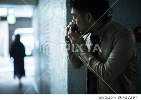 路地裏の髭の人 路地裏の髭の人 86427297