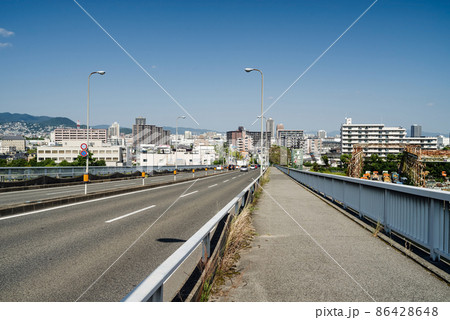 兵庫県西宮市・西宮大橋から見る西宮市内の風景 86428648