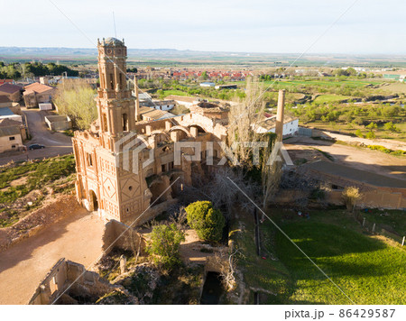 Ruin of ancient church in Belchite 86429587