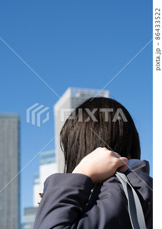 都市風景と女子高生 都市風景と女子高生 86433522