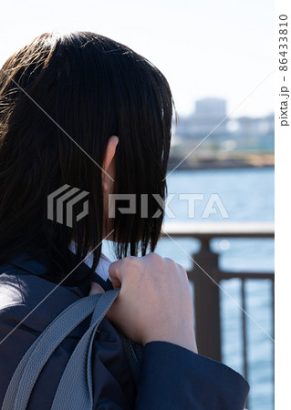 都市風景と女子高生 86433810