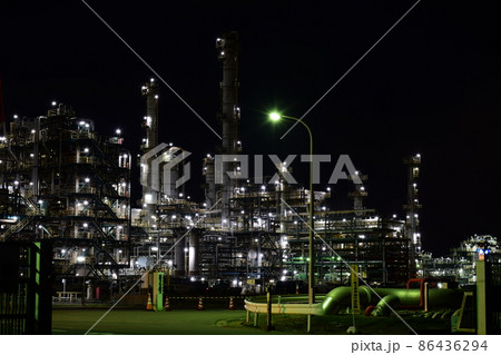 茨城県神栖市にある鹿島石油鹿島製油所の工場夜景 茨城県神栖市にある鹿島石油鹿島製油所の工場夜景 86436294