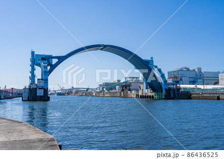 尻無川水門　大阪市　アーチ型ゲート 86436525