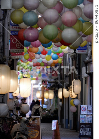 京都古川町商店街の風景 京都古川町商店街の風景 86440851