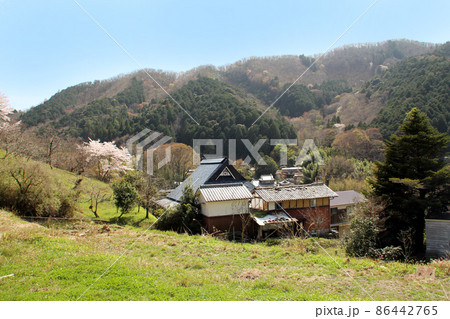 古民家と日本一の里山風景 古民家と日本一の里山風景 86442765