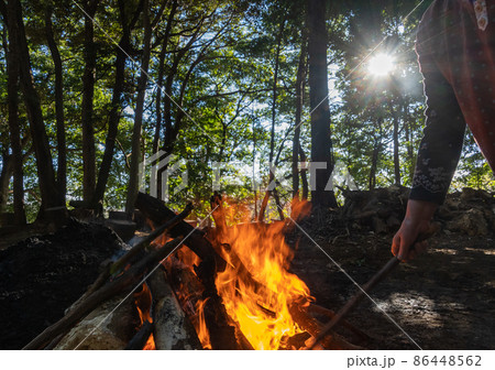 正月のお炊き上げ 86448562