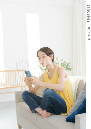 リラックス 朝の支度 女性 リラックス 朝の支度 女性 86449315