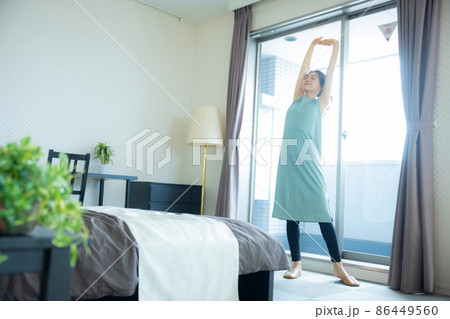 寝室の女性 寝室の女性 86449560