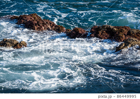 荒々しい海　磯 86449995