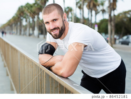 man made a break in training 86452181