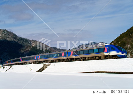 白兎ぴょんぴょん 86452435