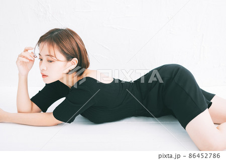 若い女性のボディケア、ビューティーイメージ 86452786