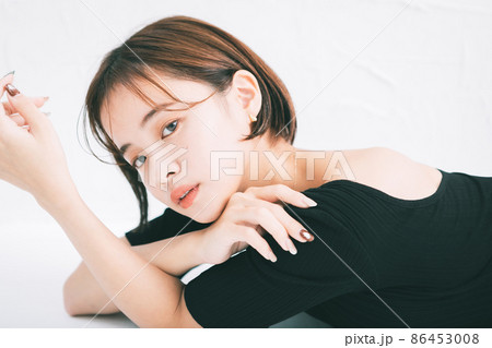 若い女性のヘアスタイル、ビューティーイメージ 86453008