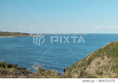 冬の青空と犬吠埼の風景　1月 86453370