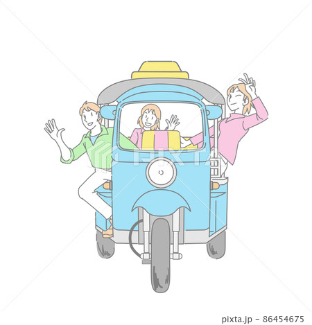 トゥクトゥクでドライブを楽しむ家族 86454675