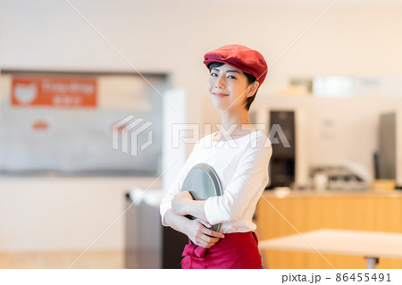 食堂の店員　撮影協力「LINK FOREST」 86455491