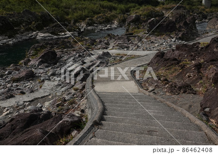 清流那賀川の鷲敷ラインの遊歩道 清流那賀川の鷲敷ラインの遊歩道 86462408