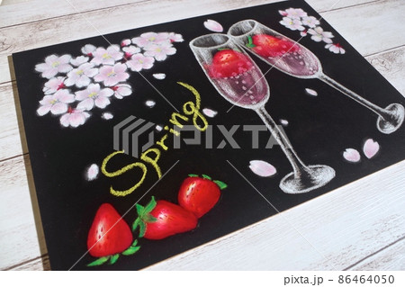 チョークアートでお花見を描く 86464050