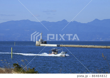 大牟田市　三池港　帰港する漁船、 86464832