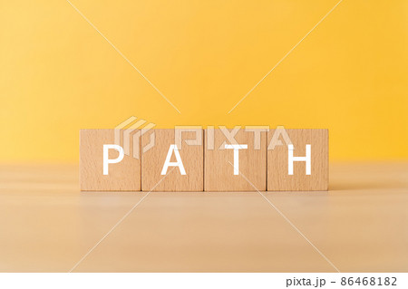 「PATH」と書かれた積み木 「PATH」と書かれた積み木 86468182