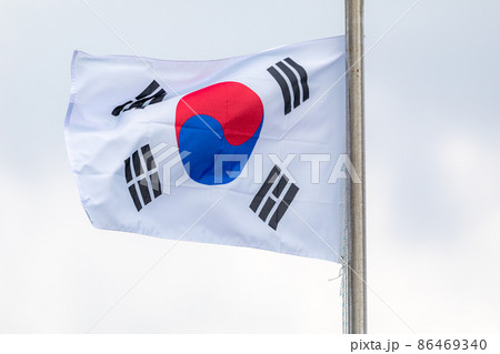 はためく大韓民国旗 86469340