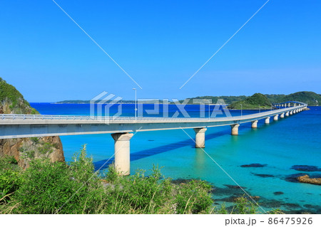 【山口県】快晴下の角島大橋 【山口県】快晴下の角島大橋 86475926