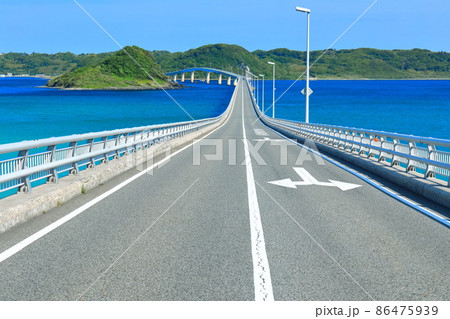 【山口県】快晴下の角島大橋 【山口県】快晴下の角島大橋 86475939