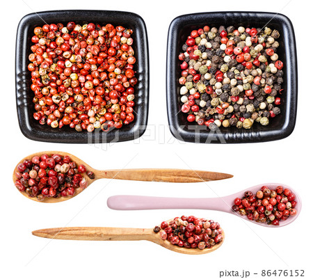 set of pink peppercorns (baie rose) isolated 86476152