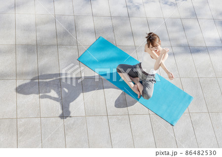 おこもり美容　ヨガ 86482530