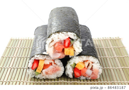 恵方巻き 恵方巻き 86483187