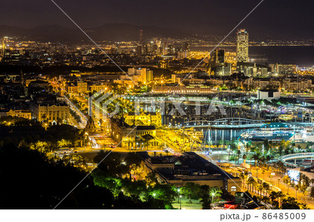 Panoramic view of Barcelona 86485009