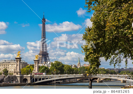 Eiffel Tower and bridge Alexandre III 86485265