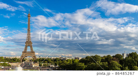 Eiffel Tower in Paris 86485267