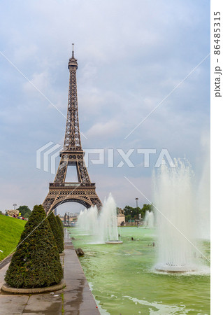 Eiffel tower in Paris Eiffel tower in Paris 86485315