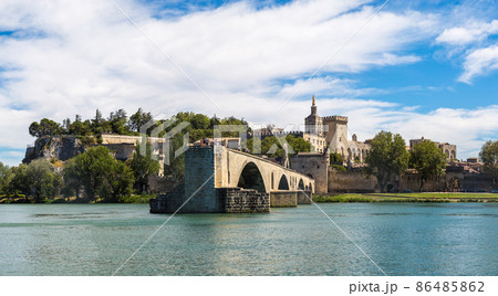 Saint Benezet bridge in Avignon 86485862