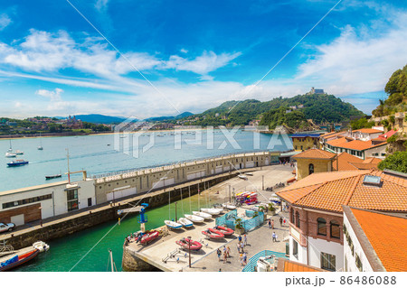 Old hardbour in San Sebastian Old hardbour in San Sebastian 86486088