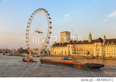 London eye, large Ferris wheel, London London eye, large Ferris wheel, London 86486231