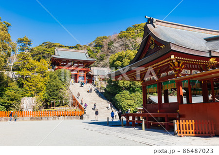 鎌倉　鶴岡八幡宮　本宮と舞殿 86487023