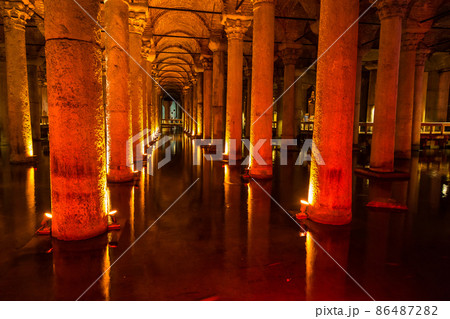 Underground Basilica Cistern (Yerebatan Sarnici) in Istanbul, Turkey 86487282